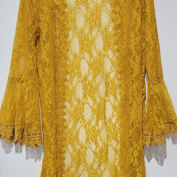 Golden Lace Kimono - Picture 8 of 11